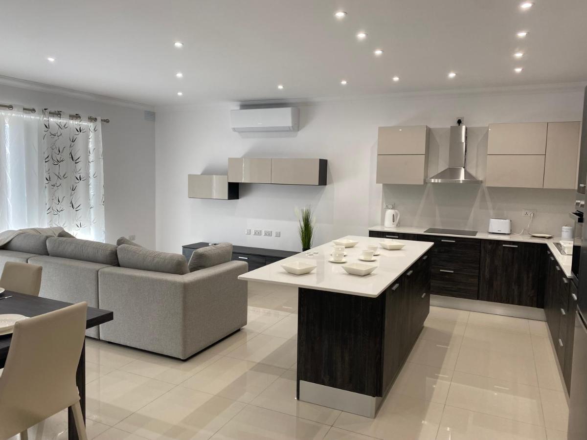 New 3 Bedroom Apartment Close To Airport Zurrieq Exteriör bild